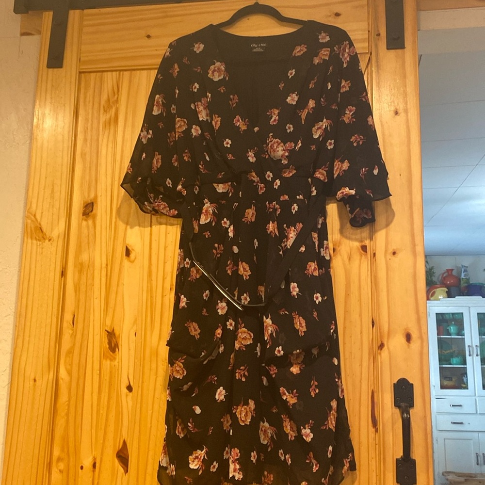 City chic dress